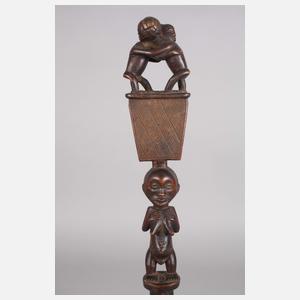 Zauberfigur und Zeremonialstab