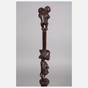 Zauberfigur und Zeremonialstab