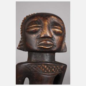 Geschnitzte Ahnenfigur