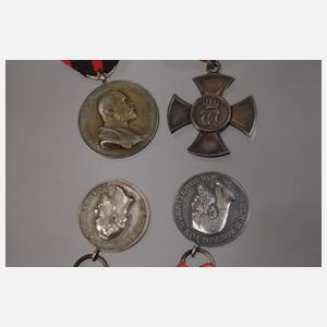 Acht Orden und Medaillen Württemberg