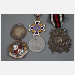 Konvolut militärische Erinnerungsabzeichen