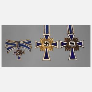 Drei Mutterkreuze