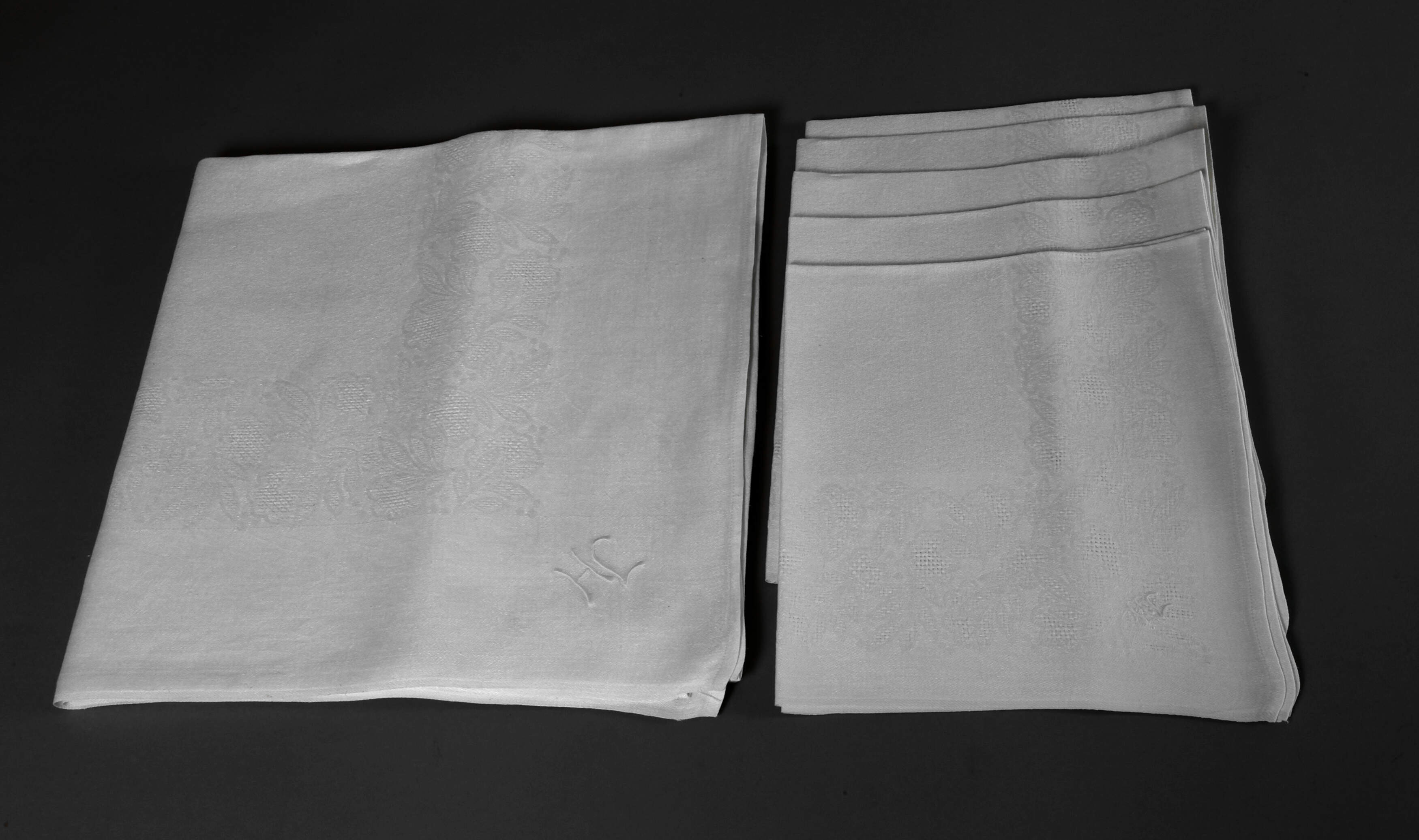 Tischgarnitur Durchbruchmuster