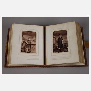 Drei historische Fotoalben