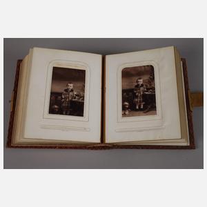 Drei historische Fotoalben