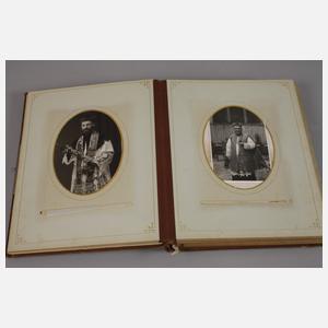 Drei historische Fotoalben
