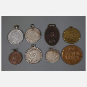Konvolut Medaillen und Klippen