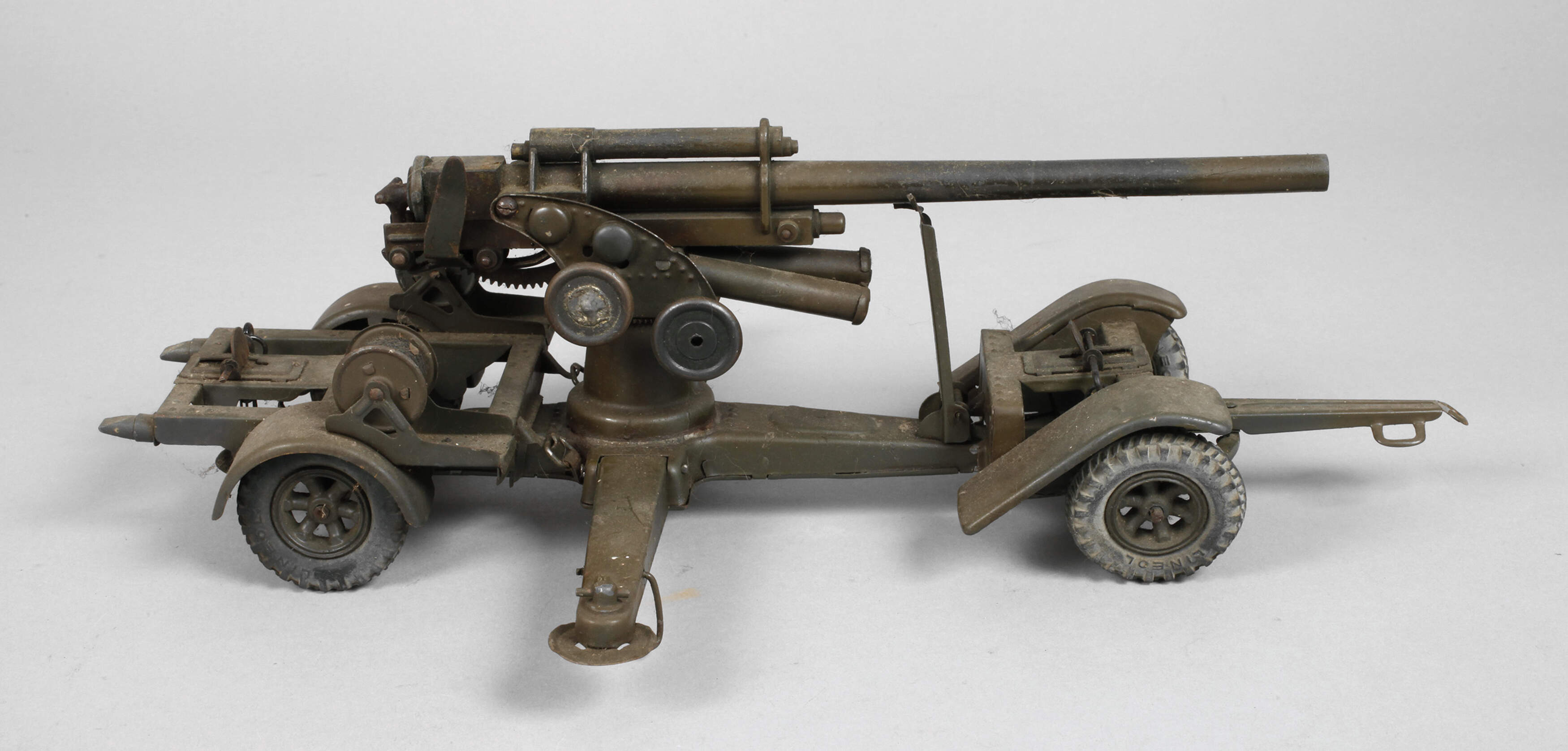 Lineol schwere 8,8 cm-Flak zum Abprotzen