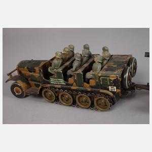 Tippco Halbkettenfahrzeug mit Flak-Geschütz