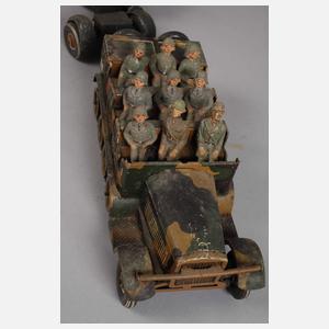 Tippco Halbkettenfahrzeug mit Flak-Geschütz