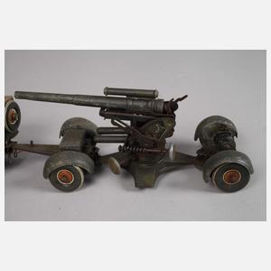 Tippco Halbkettenfahrzeug mit Flak-Geschütz