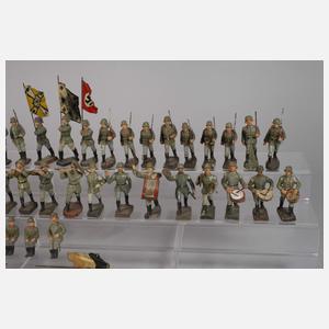 Konvolut Massesoldaten in Parade