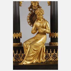 Neogotische Figurenpendule