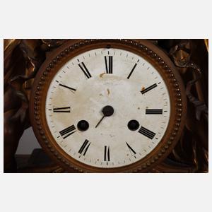 Große Figurenpendule, def. geliefert (1Fuß + 1 Blatt lose beigegeben)