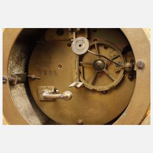 Figurenpendule Bronze