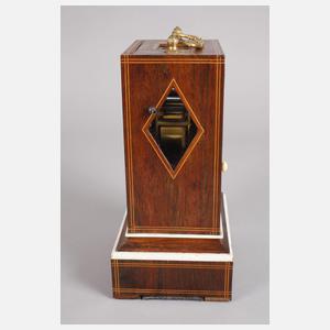 Feine Tischuhr mit Wecker