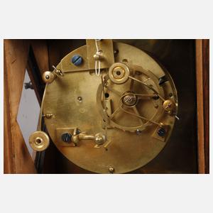 Feine Tischuhr mit Wecker