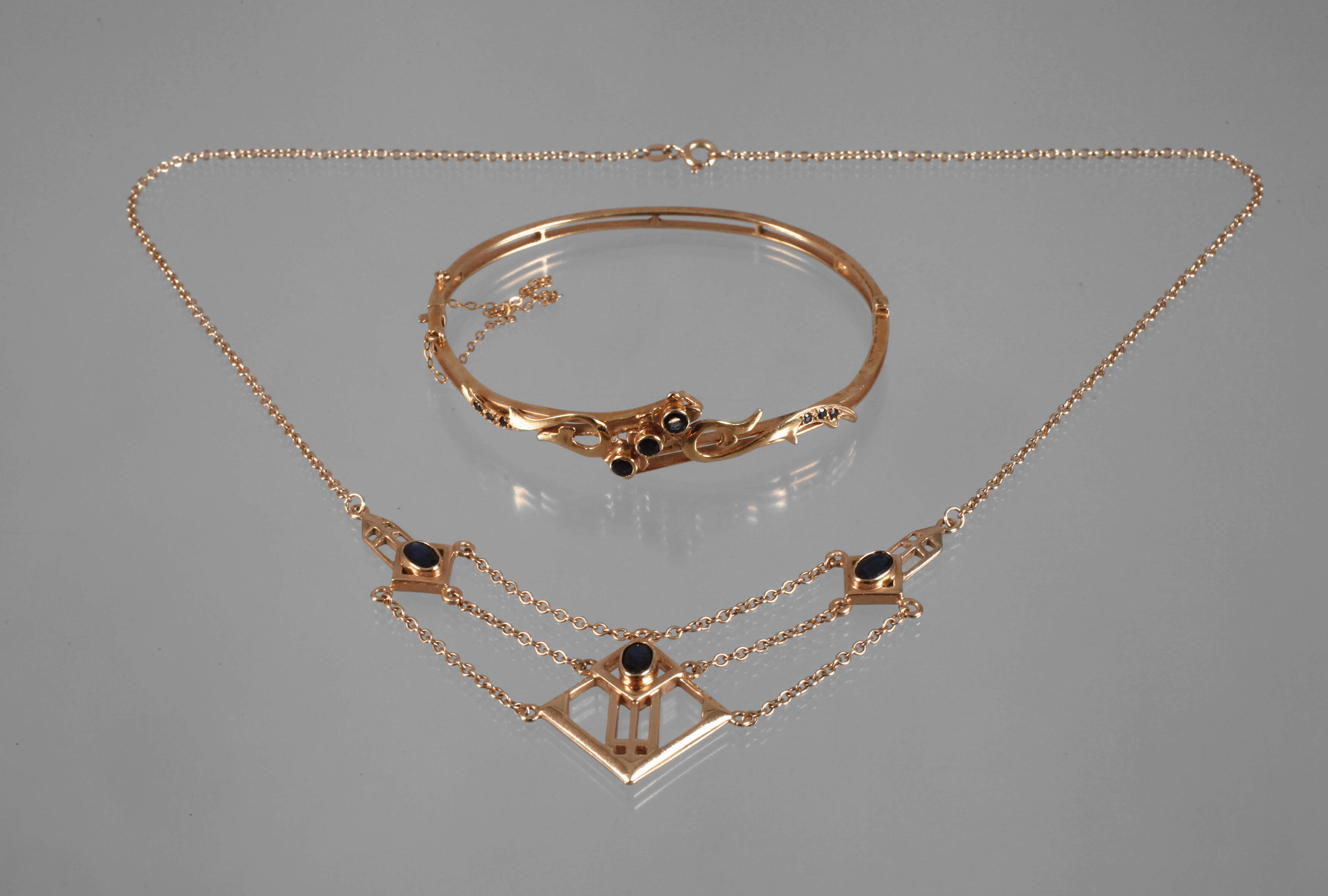 Schmuckset mit Saphiren