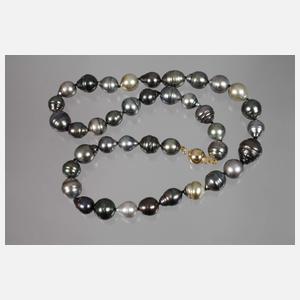 Perlencollier und Armband