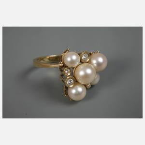 Opulenter Damenring mit Perle