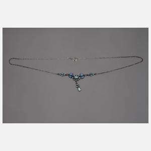 Collier mit Opalen