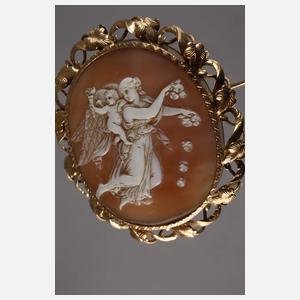 Imposante Kameen-Brosche