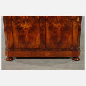 Großer Dielenschrank