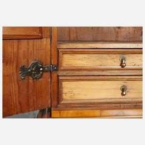 Barocke Aufsatzkommode