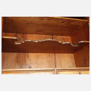 Barocke Aufsatzkommode