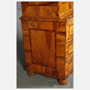 Barocke Aufsatzkommode