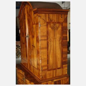 Barocke Aufsatzkommode