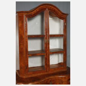 Kommode mit Vitrinenaufsatz barock