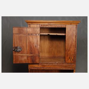 Barocker Wandschrank