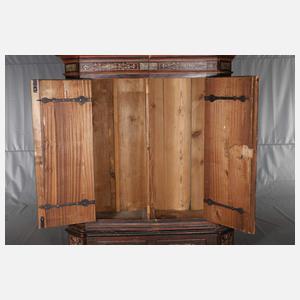 Großer Bauernschrank