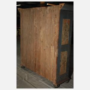 Klassizistischer Bauernschrank