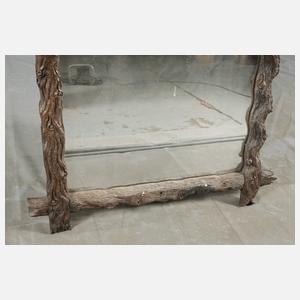 Großer geschnitzter Wandspiegel