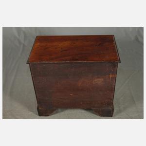 Kommode England Georg III.