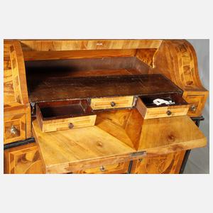 Aufsatzsekretär im Barockstil