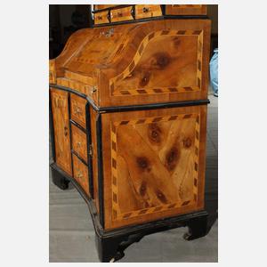 Aufsatzsekretär im Barockstil