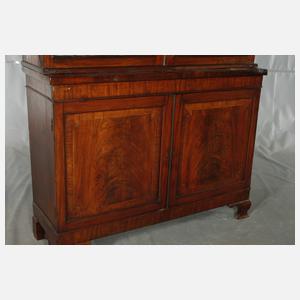 Englischer Bücherschrank