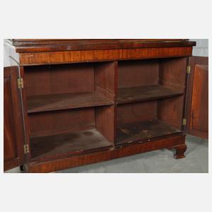 Englischer Bücherschrank