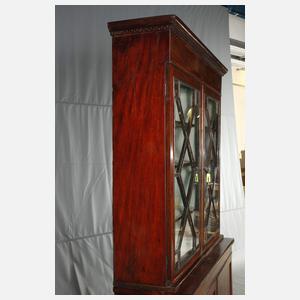 Englischer Bücherschrank