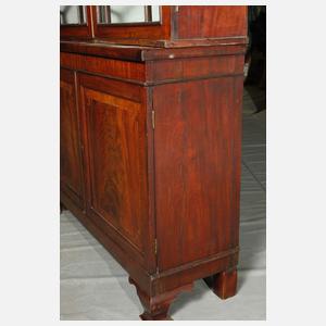 Englischer Bücherschrank