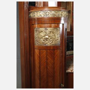 Außergewöhnliches Jugendstilbuffet