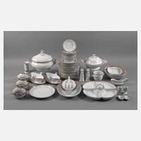 Meissen umfangreiches Service "Koralle mit Gold"111