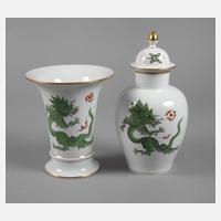 Meissen zwei Vasen "Grüner Mingdrache"111