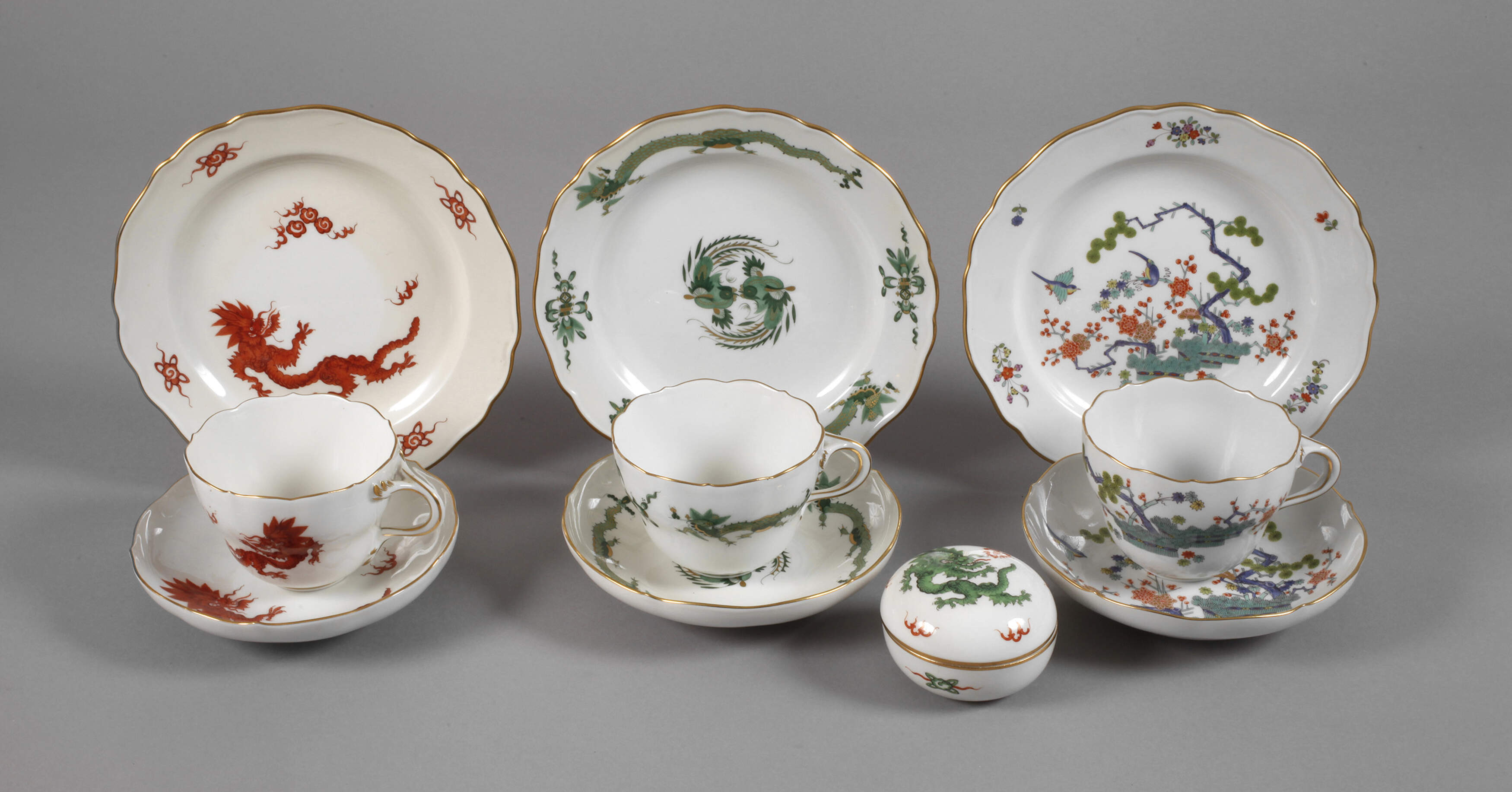 Meissen drei Gedecke und Dose "Indischmalerei"