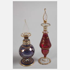 Fünf kleine Parfumflakons