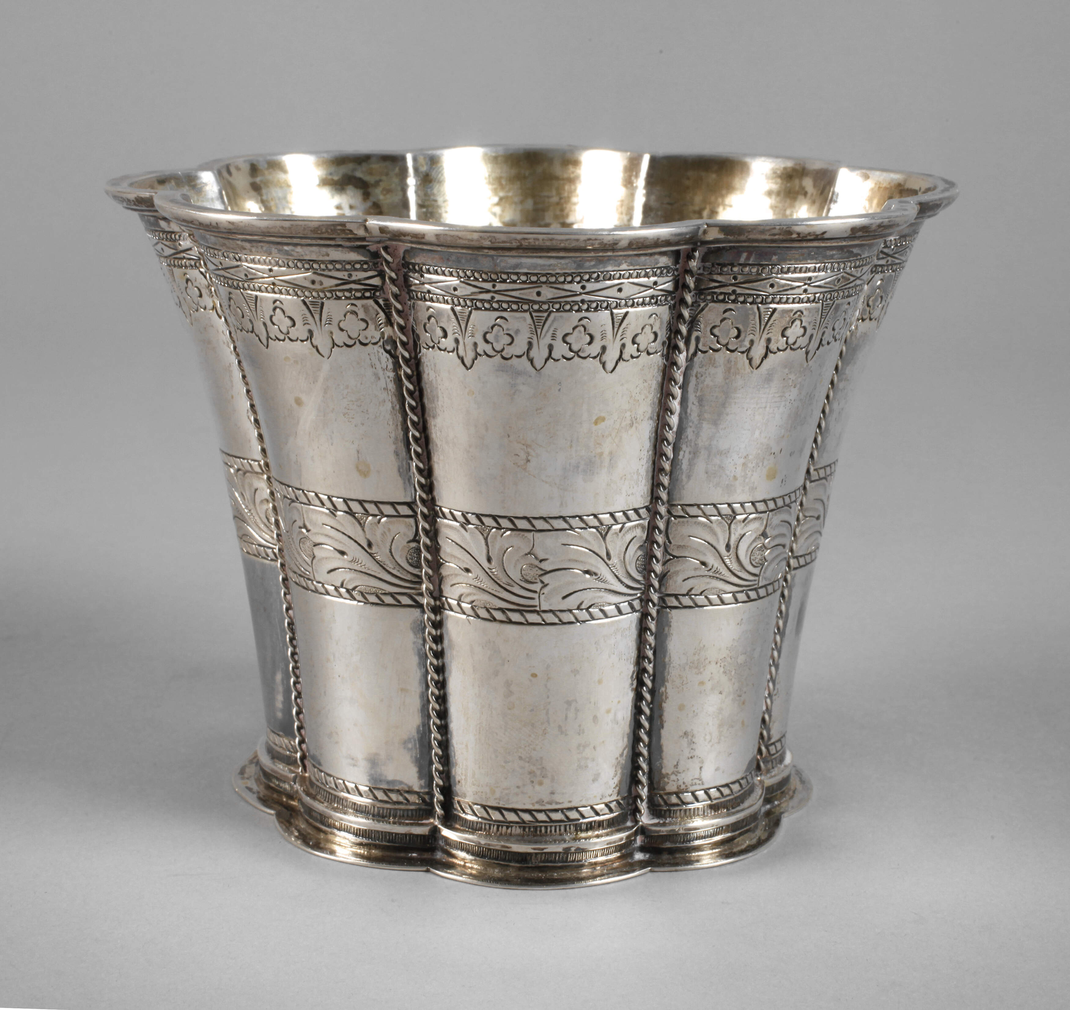 Übergroßer Margaretenbecher