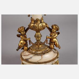 Bronzeleuchter mit Putten